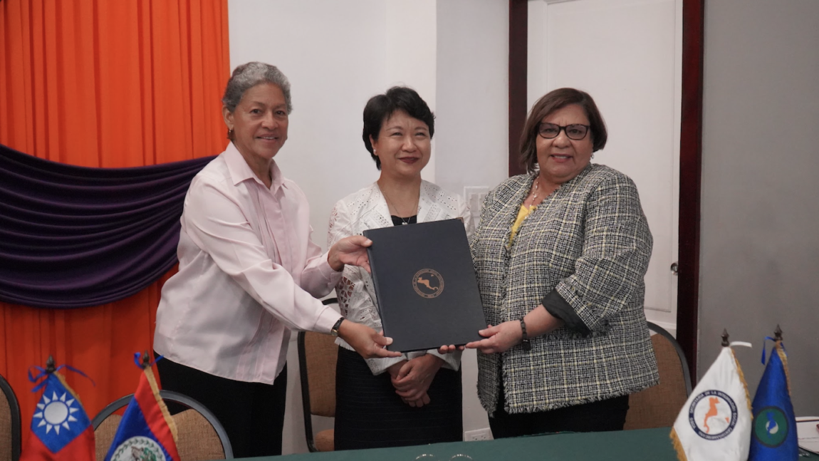 Minister of Human Development signs a Letter of Agreement with the Secretary General of SISCA for the Elder Home Care Programme