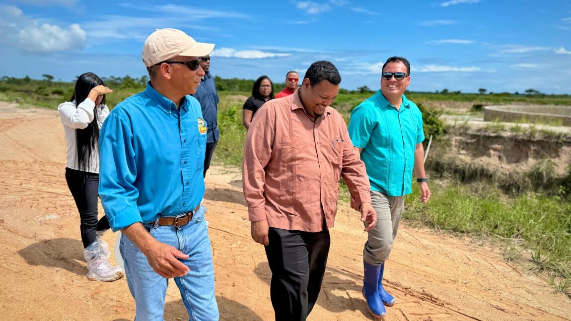 Minister Osmond Martinez Visits Royal Mayan Shrimp Farm and Banana Growers Association, Commends Innovation and Sustainable Practices